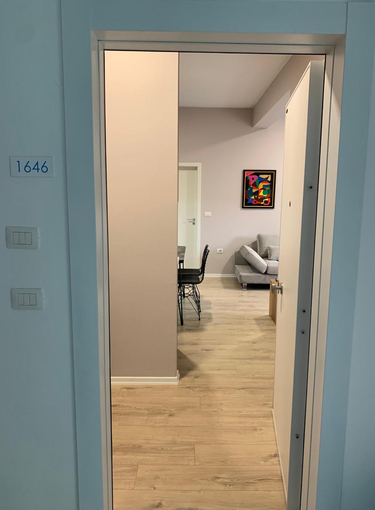 Lovely 1-Bedroom Condo In Tirana Wifi-Netflix-Ac Exterior foto
